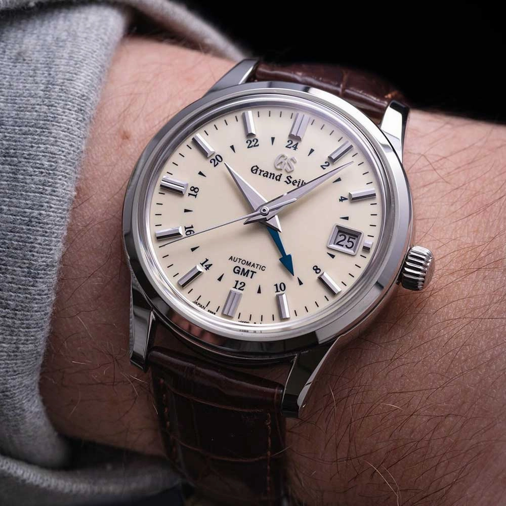 Grand Seiko Elegance Collection Mechanical GMT 39.5mm Cream Dial Gents Automatic Watch SBGM221G