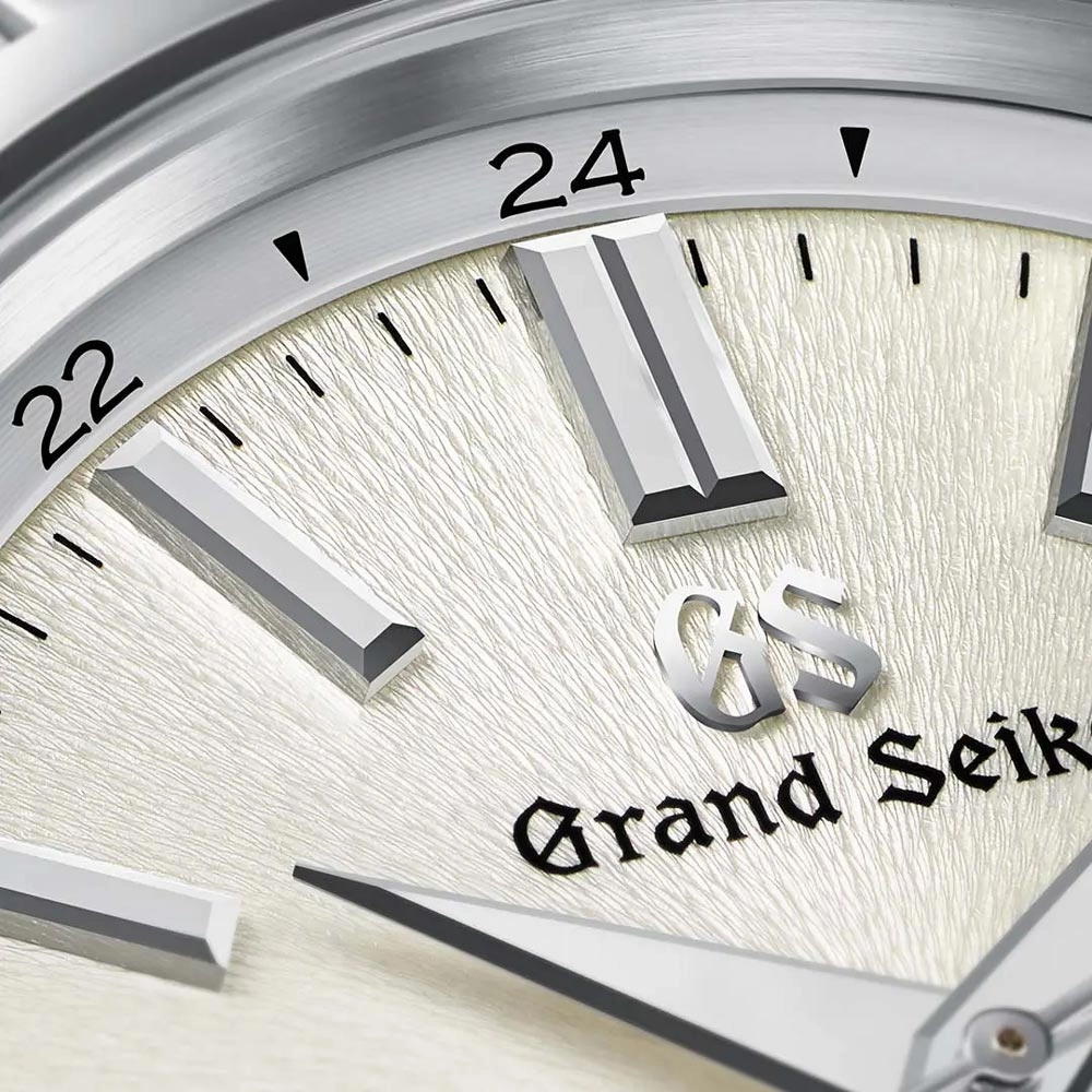 Grand Seiko Heritage Collection Snowfall Mount Iwate 44GS Hi-Beat GMT 40mm Champagne Dial Gents Automatic Watch SBGJ263G