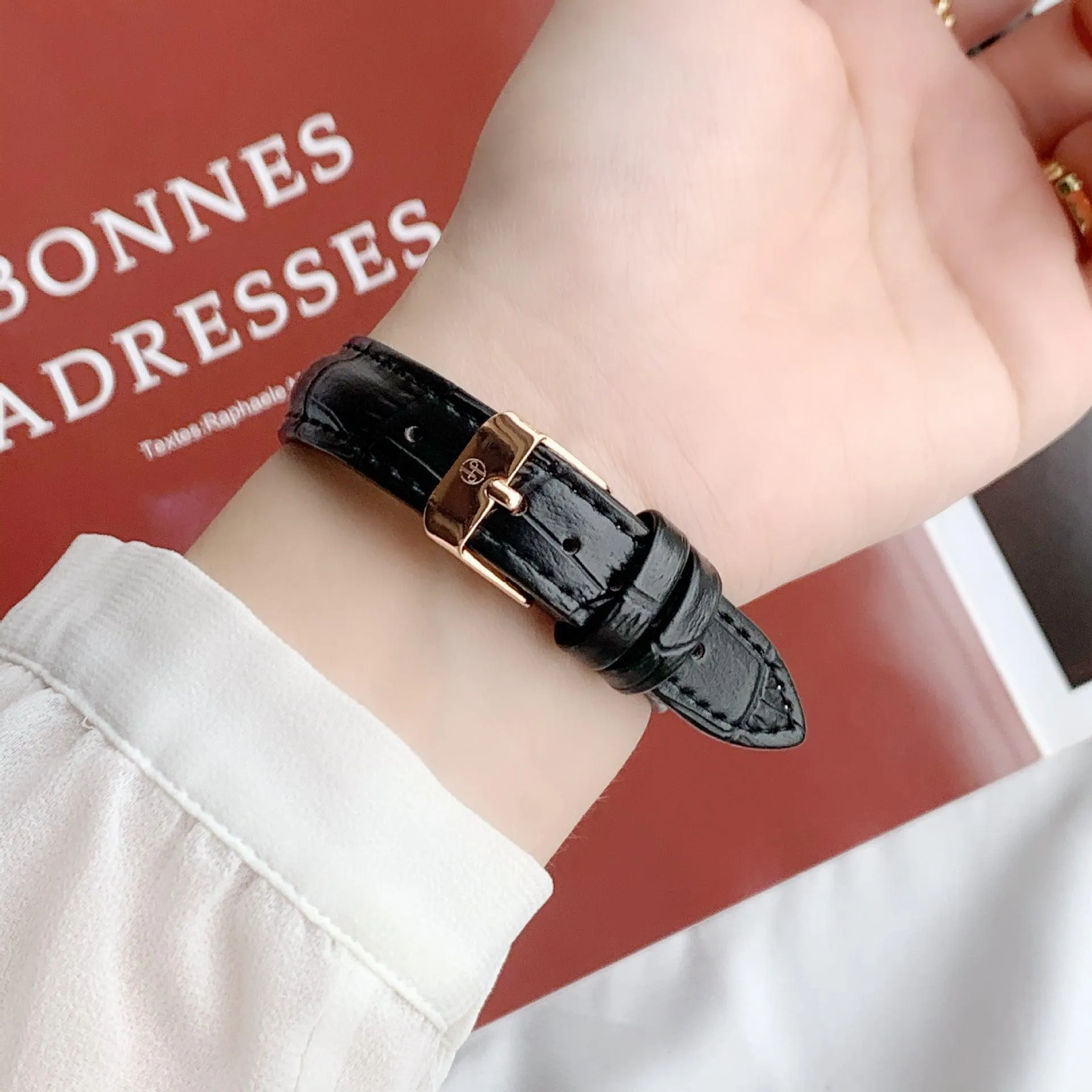 Light Luxury Sweet Style Watch Square Dial Ladies
