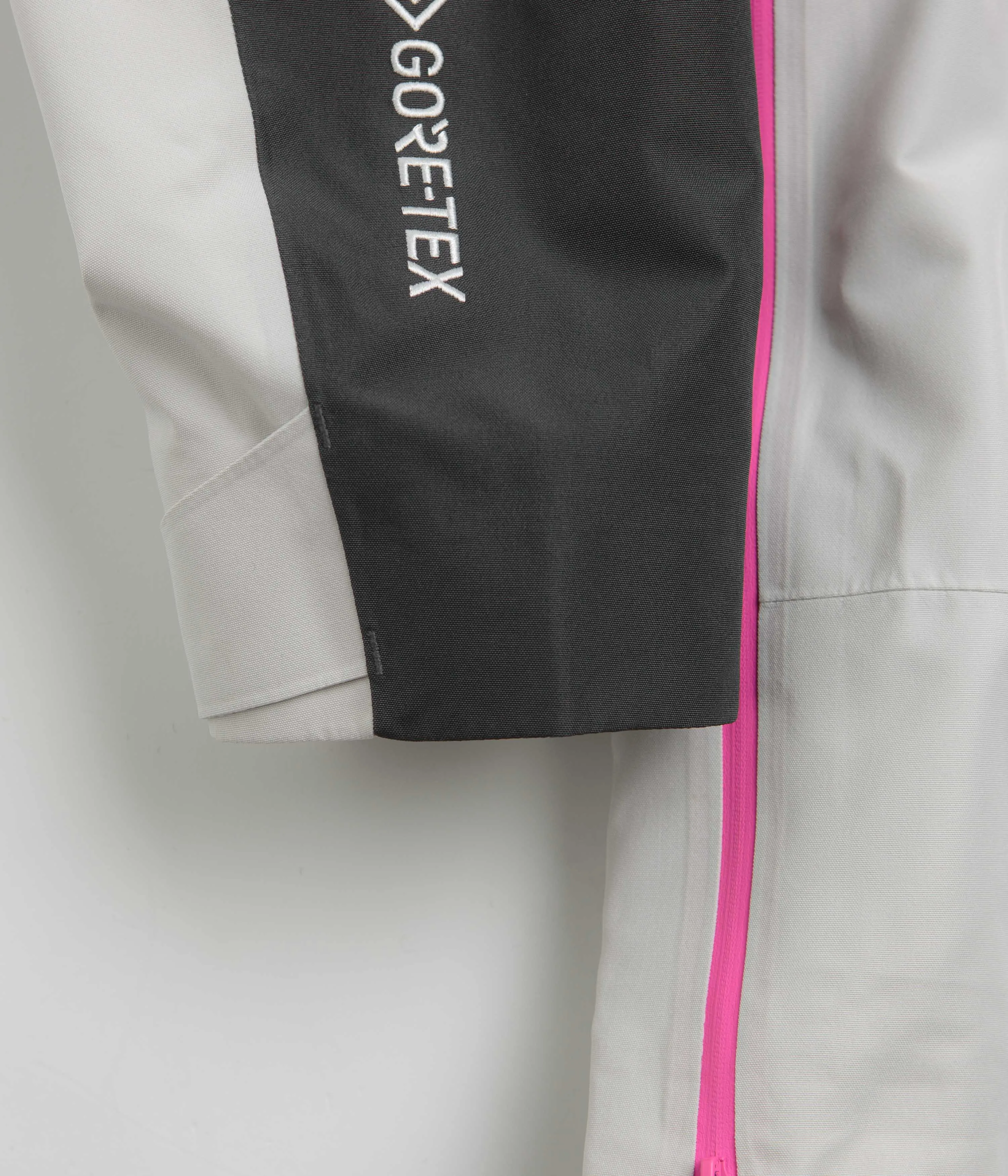 Nike ACG Chena Vortex Jacket - Light Orewood Brown / Anthracite / Summit White Nike ACG Outdoor Clothing