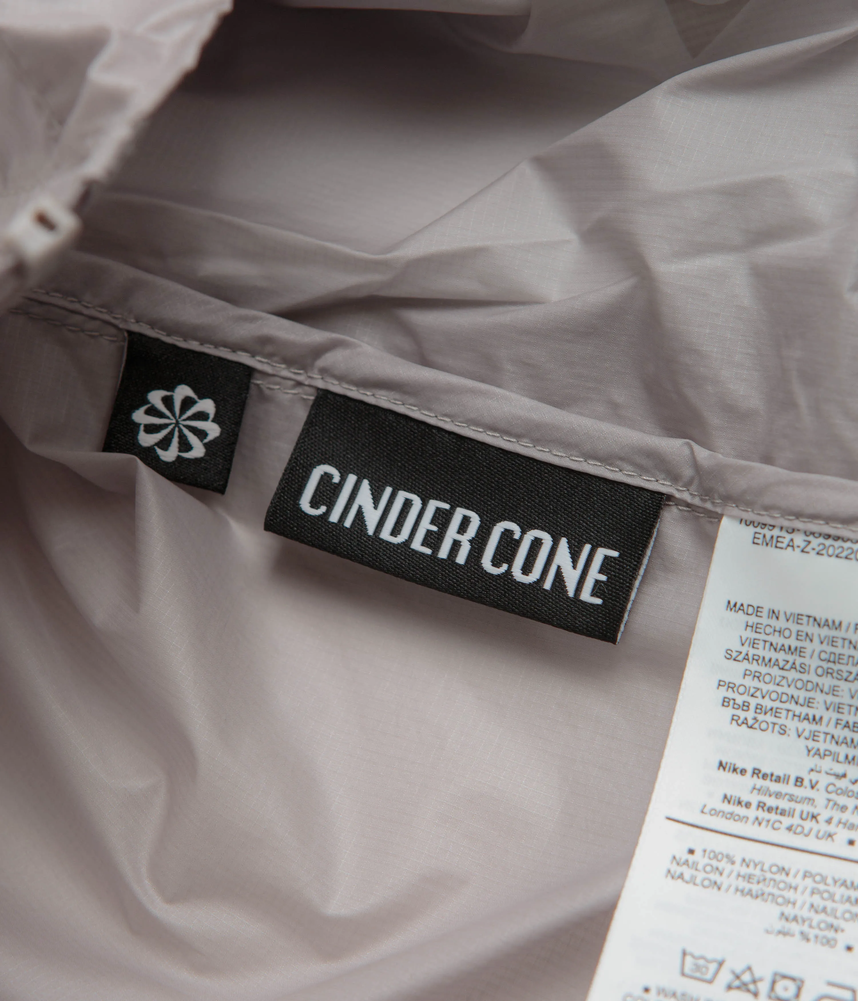 Nike ACG Cinder Cone Windproof Jacket - College Grey / Summit White Nike ACG Outdoor Clothing