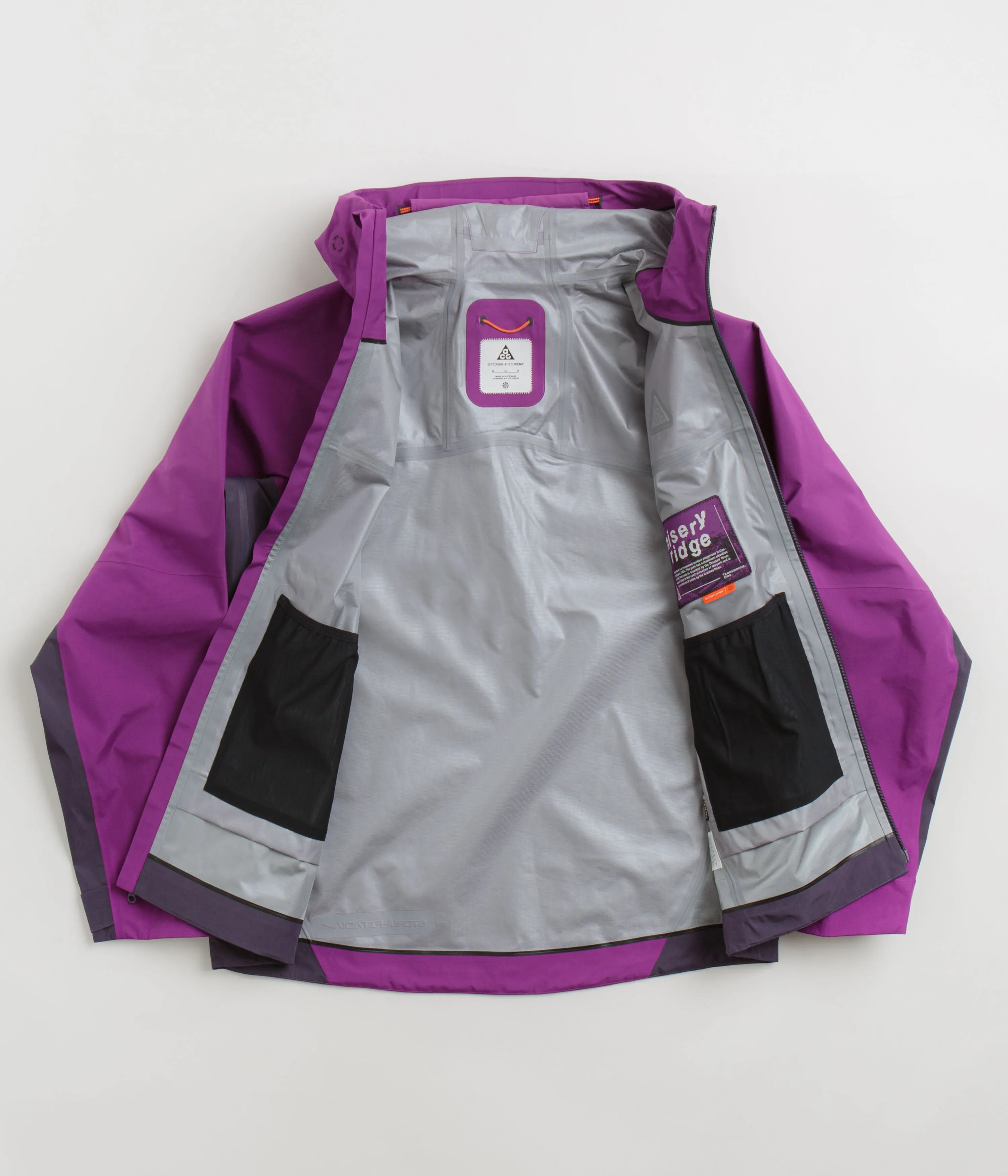 Nike ACG Misery Ridge Jacket - Bold Berry / Dark Raisin / Summit White Nike ACG Outdoor Clothing