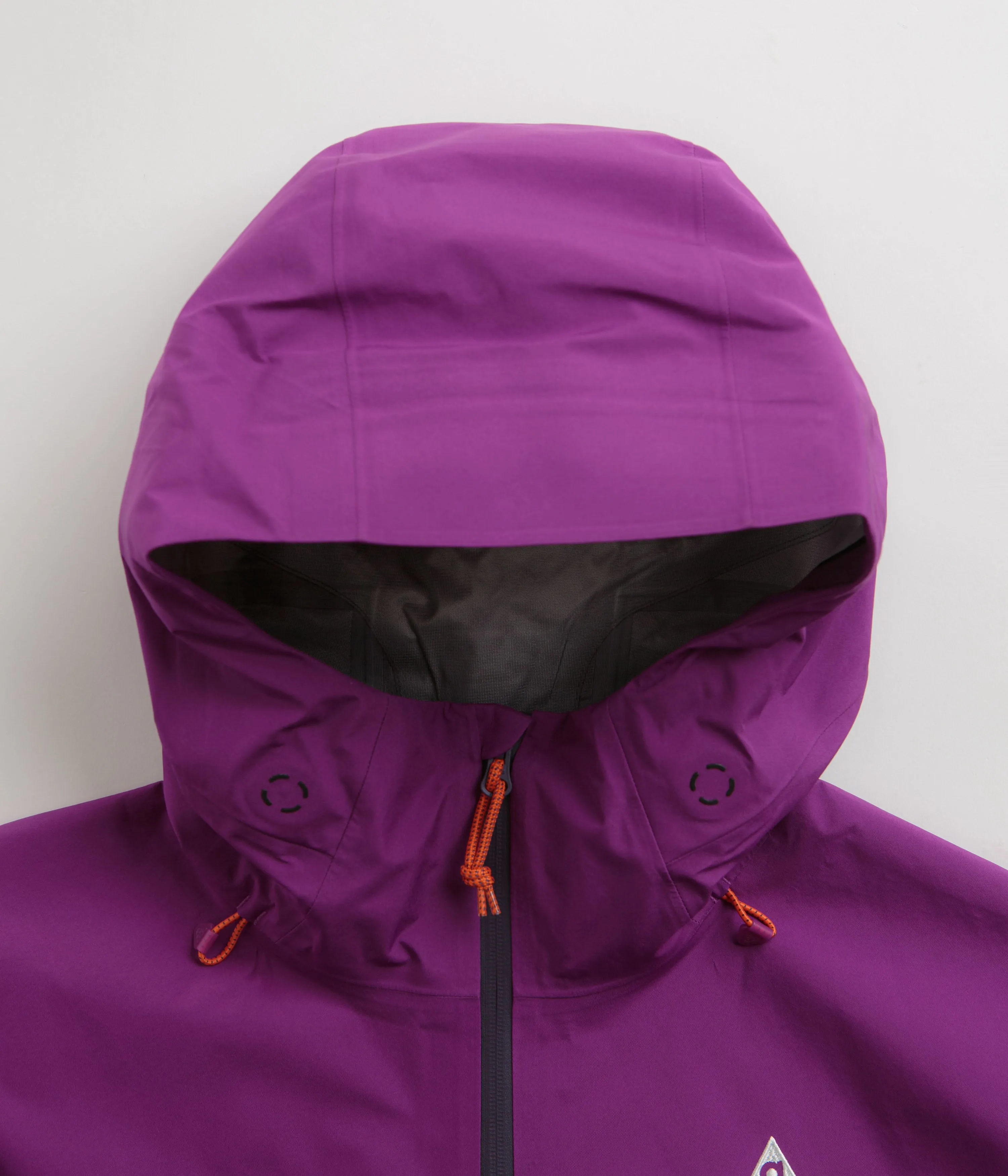 Nike ACG Misery Ridge Jacket - Bold Berry / Dark Raisin / Summit White Nike ACG Outdoor Clothing