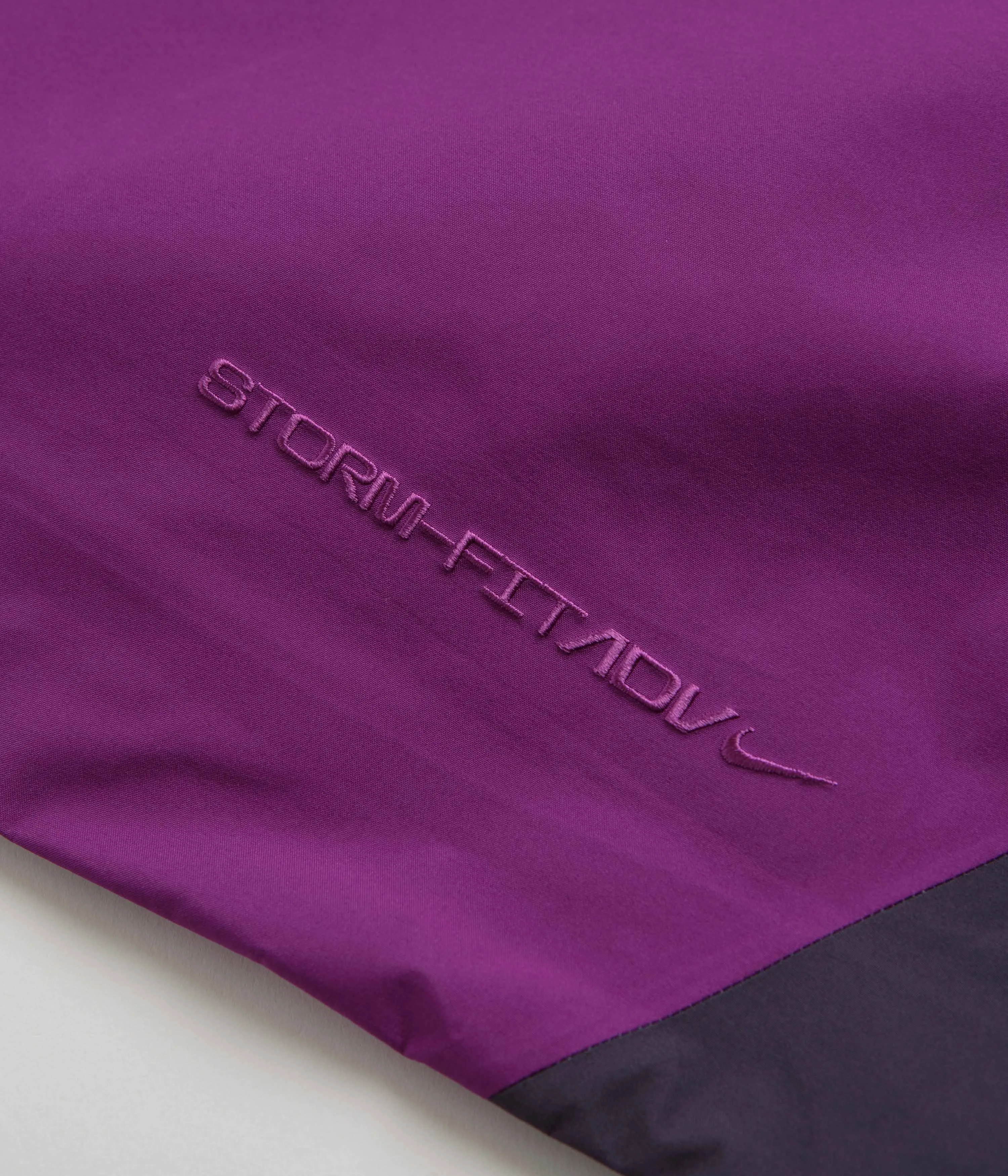 Nike ACG Misery Ridge Jacket - Bold Berry / Dark Raisin / Summit White Nike ACG Outdoor Clothing