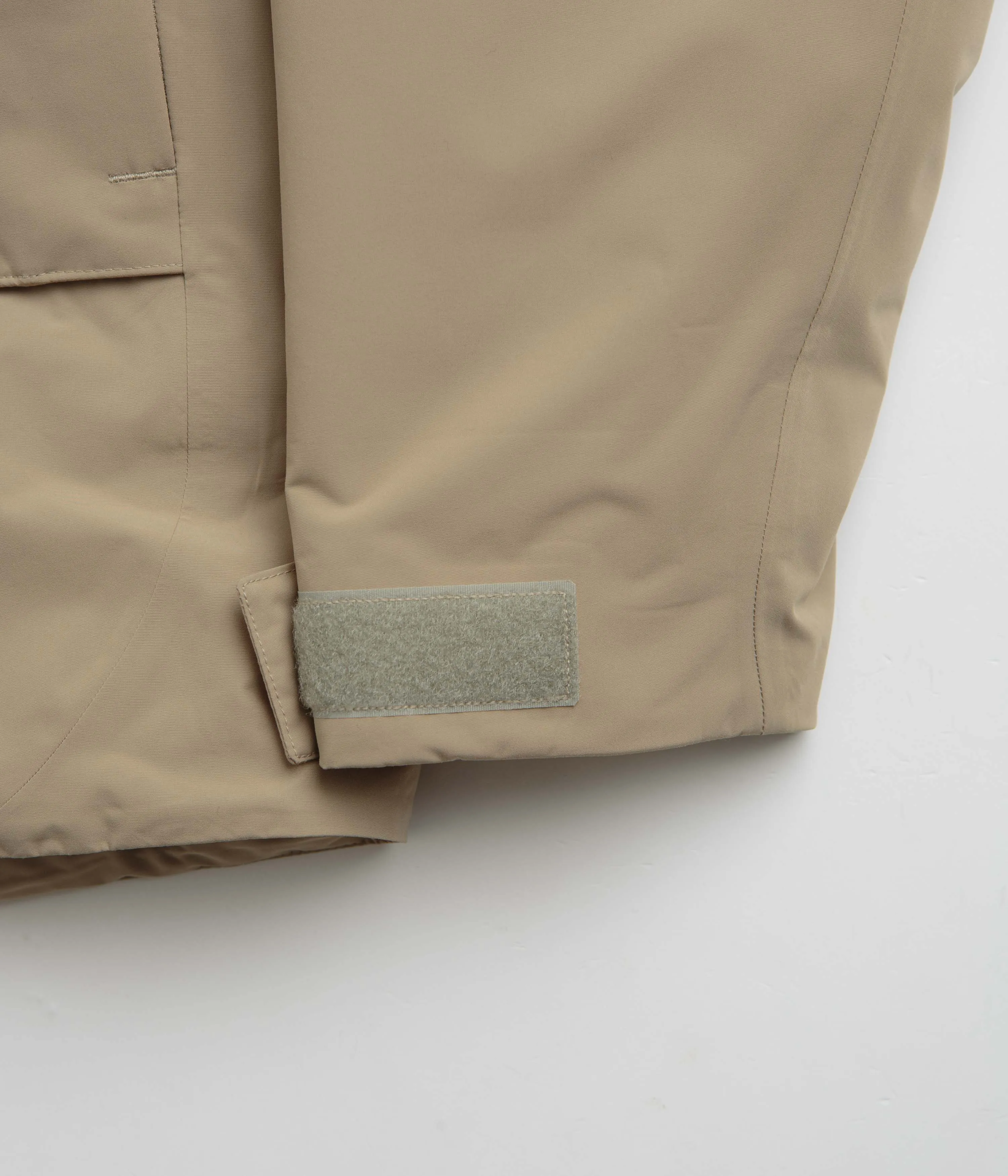 Nike ACG Skull Peak Jacket - Khaki / Anthracite / Black / Summit White Nike ACG Outdoor Clothing