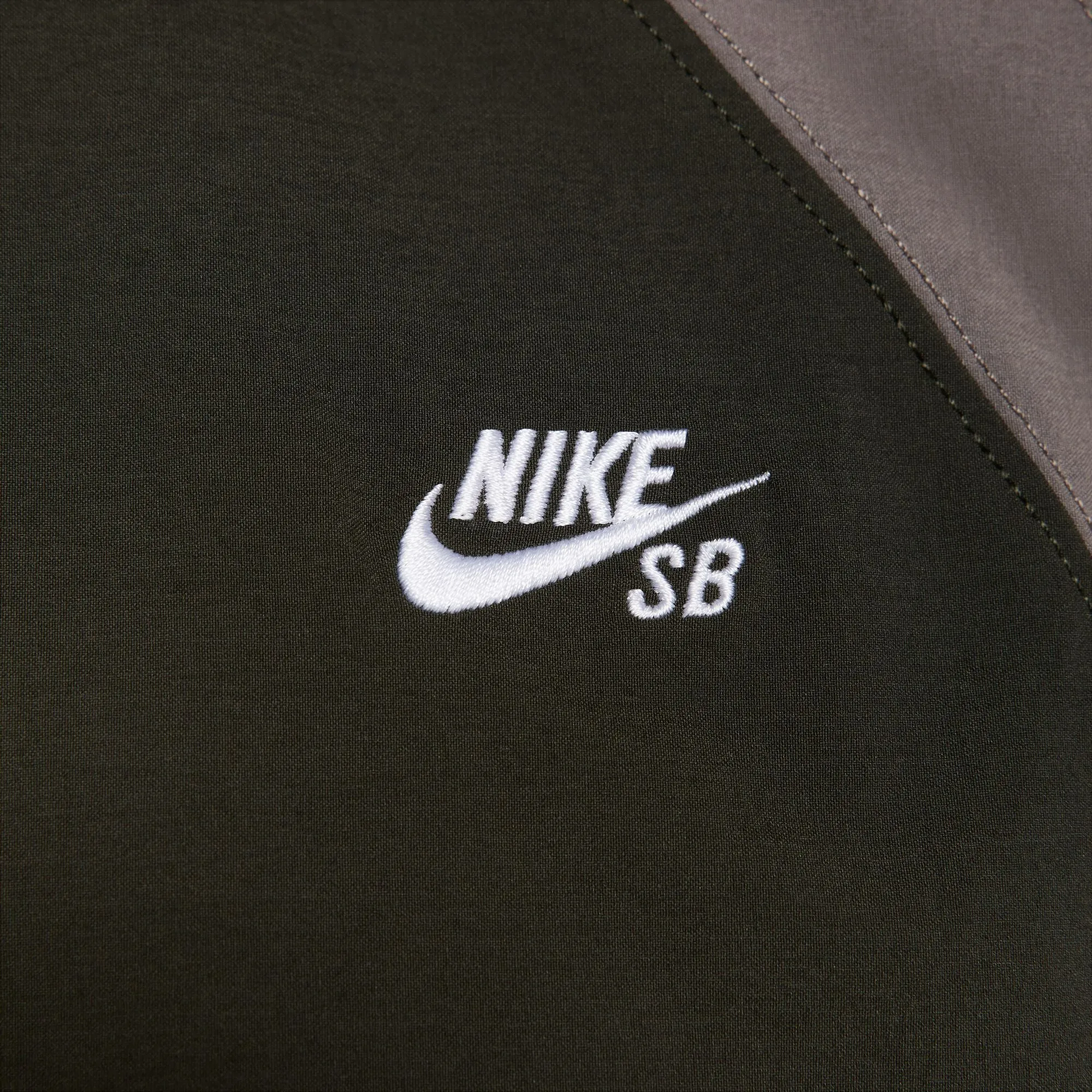 Nike SB DF Full Zip Woven Jacket - Sequoia/Cave Stone/White Clothing_Nike-Sb
