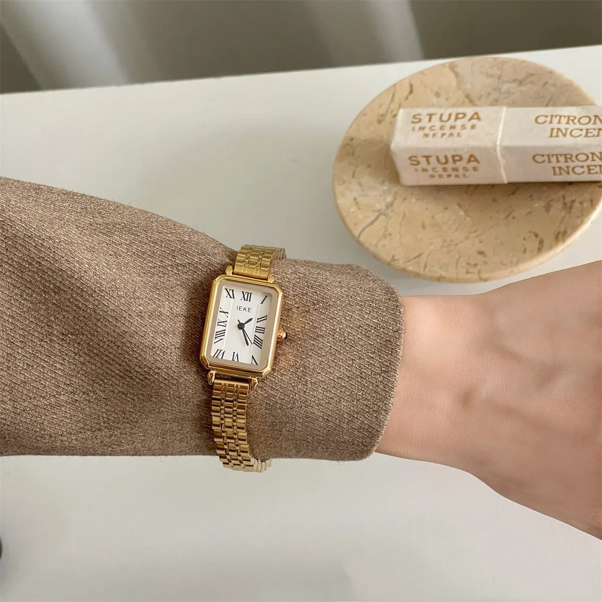 Steel Belt Retro Small Dial Simple Women Quartz Watch 