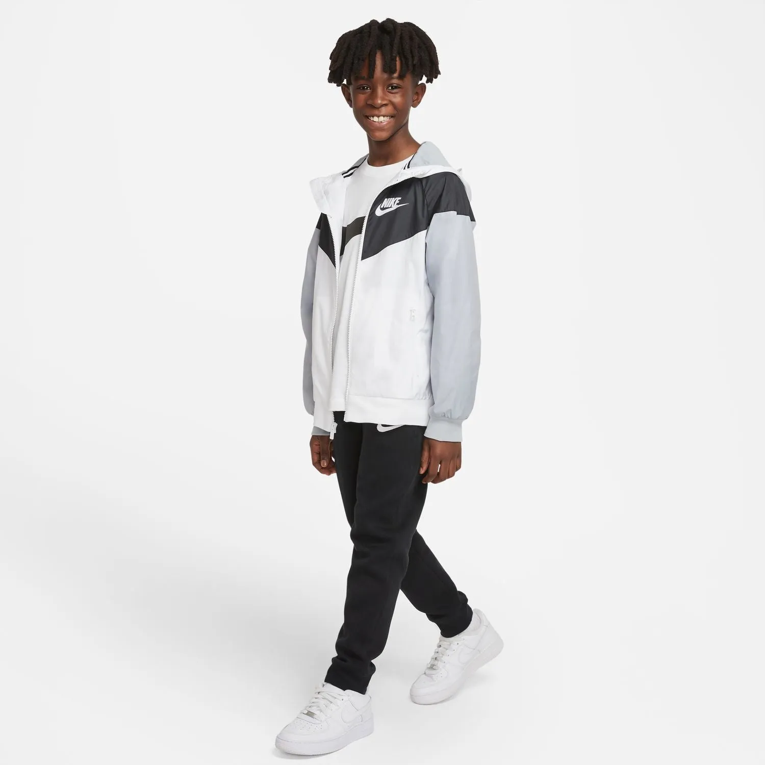 Windrunner Jacket - Youth Clothing_Nike