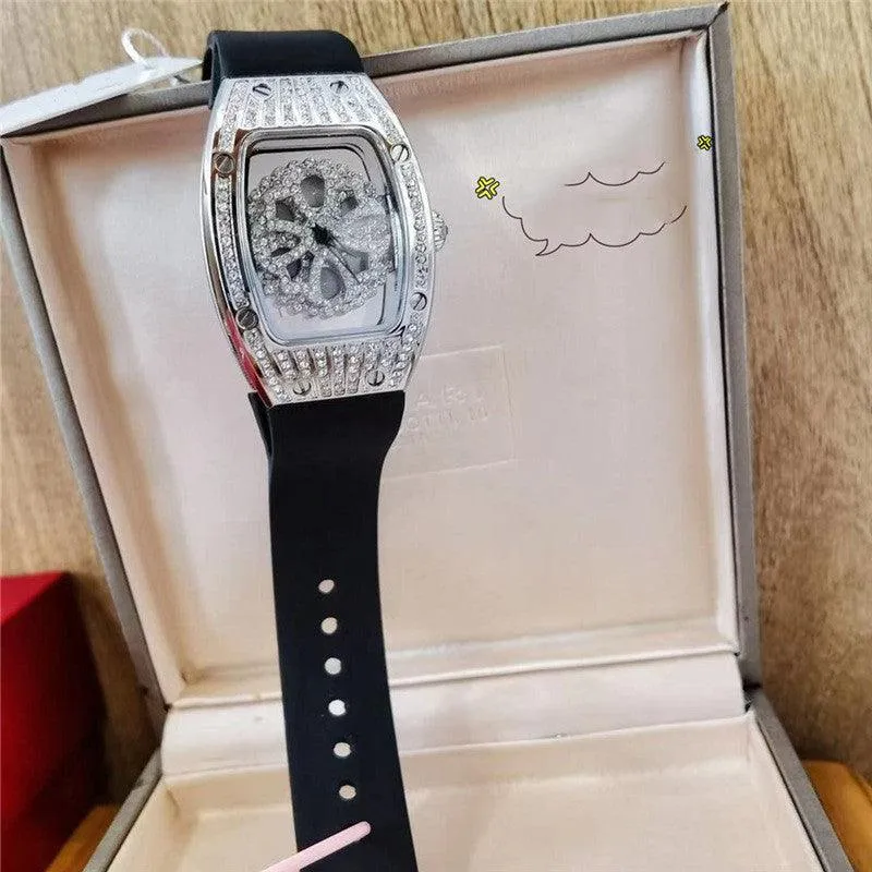 Women's New Gypsophila Hollow Rotating Full Diamond Watch