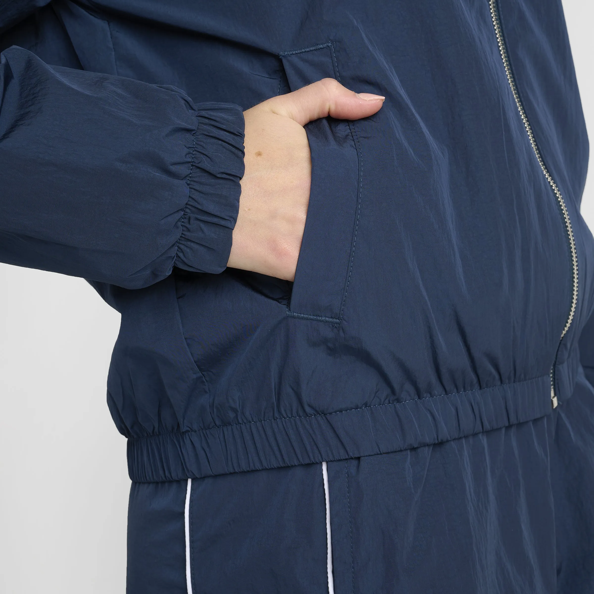 Womens Nike Nike Women's Windrunner UV Protection Woven Full-Zip Jacket Armory Navy / White
