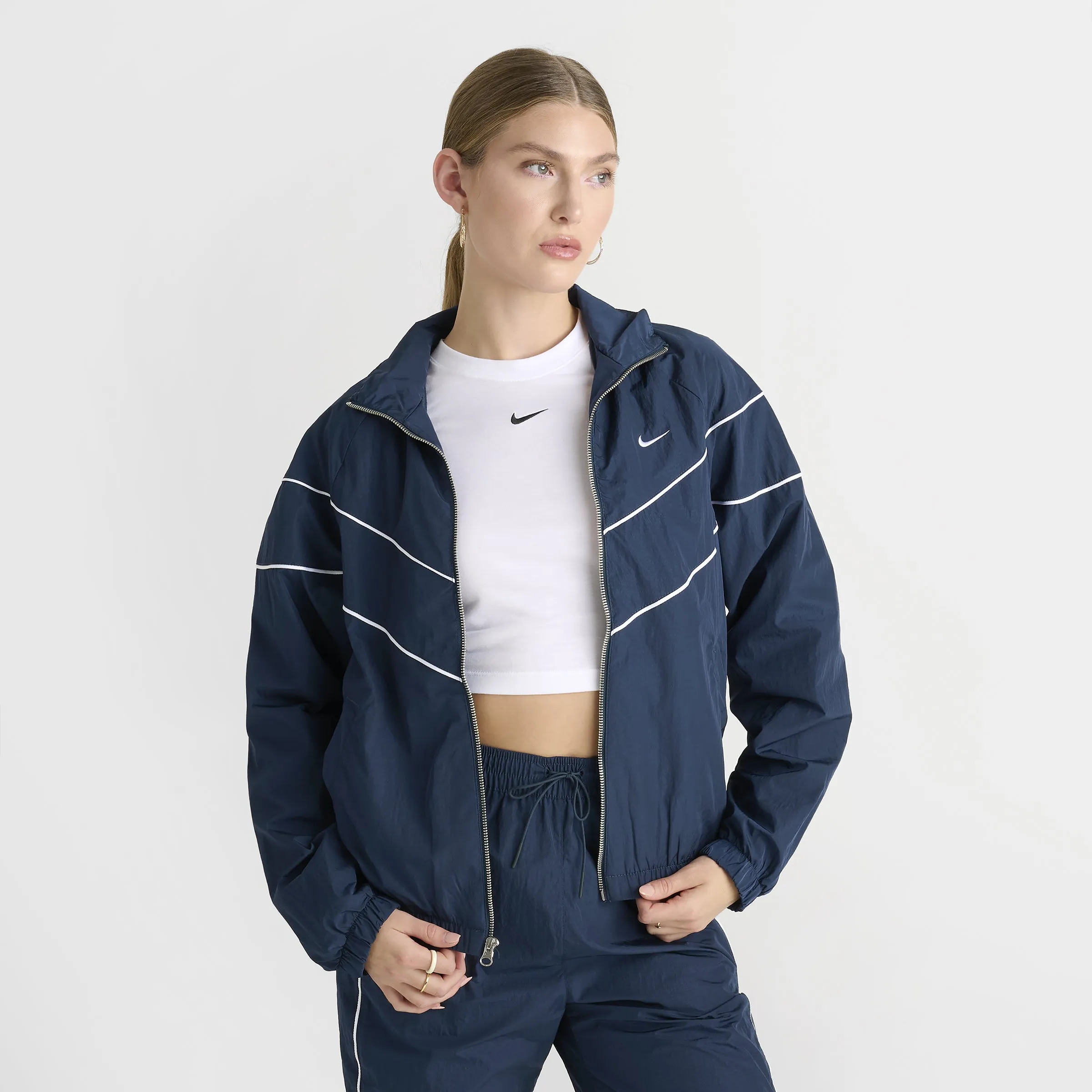 Womens Nike Nike Women's Windrunner UV Protection Woven Full-Zip Jacket Armory Navy / White