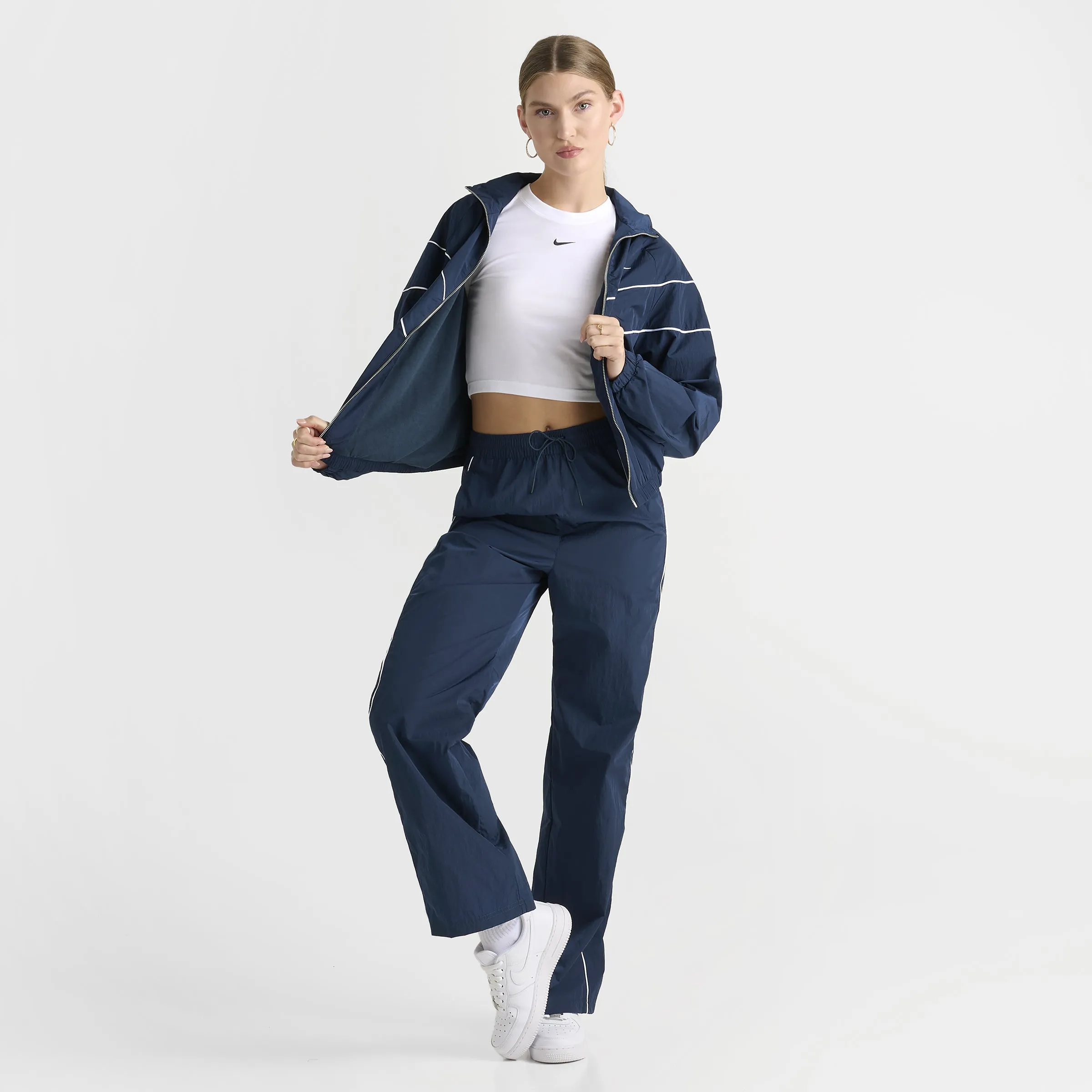 Womens Nike Nike Women's Windrunner UV Protection Woven Full-Zip Jacket Armory Navy / White